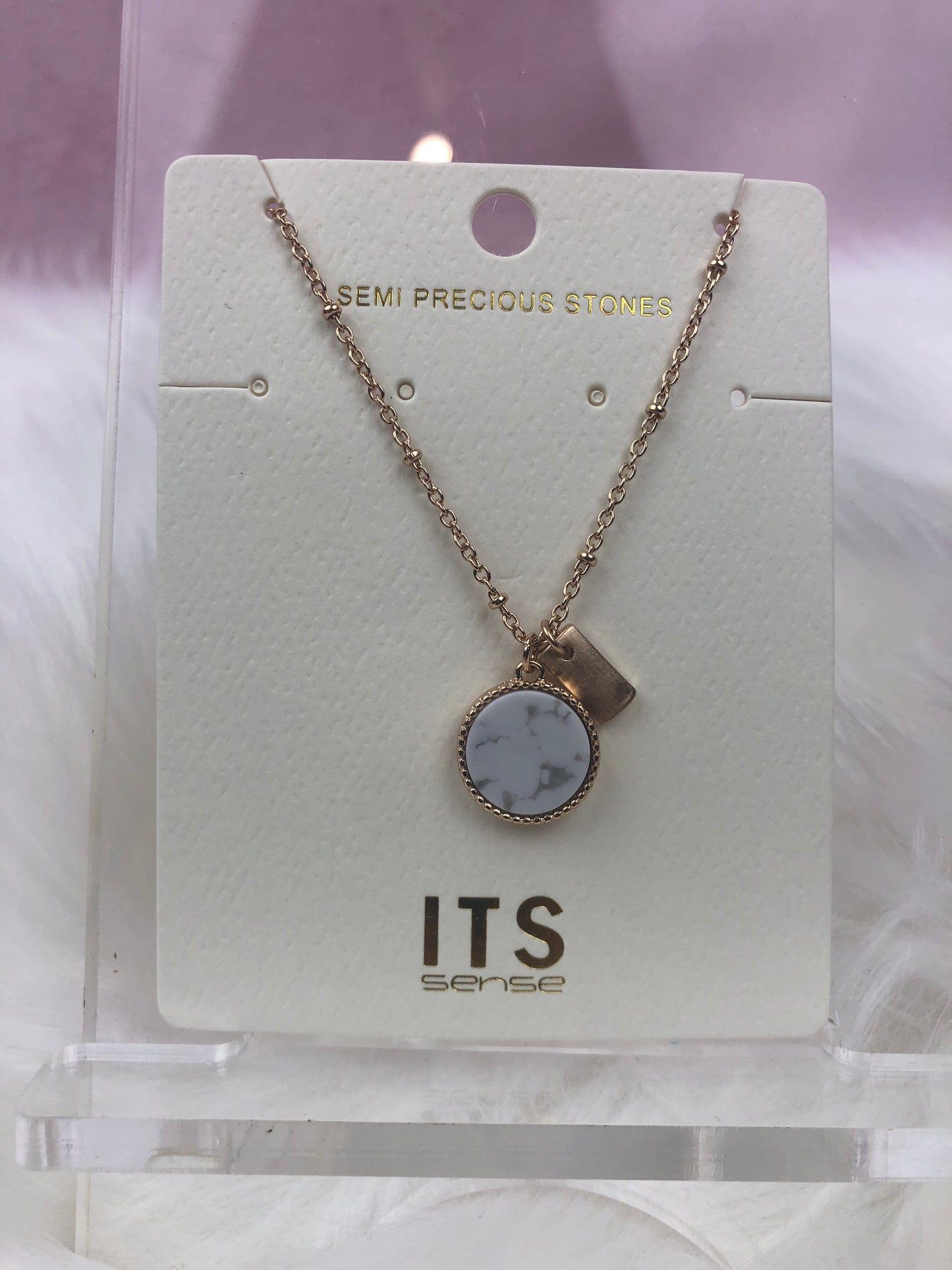 PENDANT NECKLACE